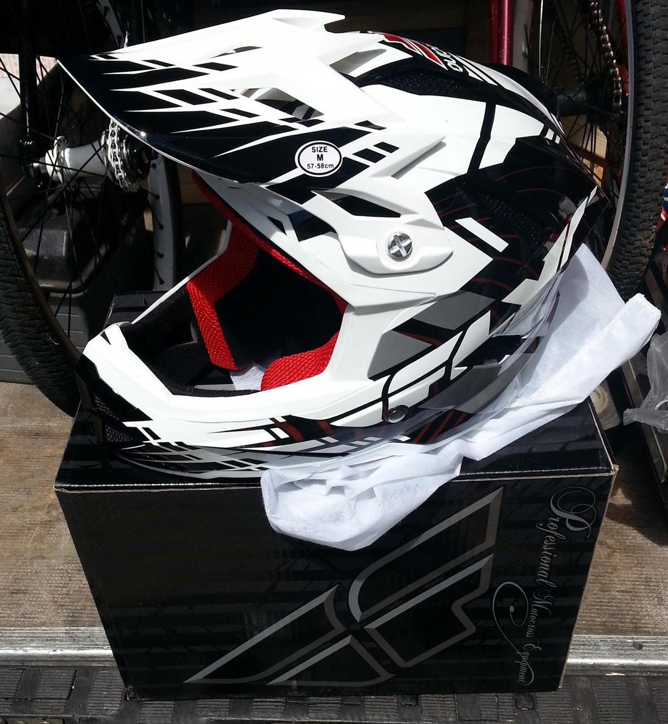 Super Light Moto Helmet - Click Image to Close